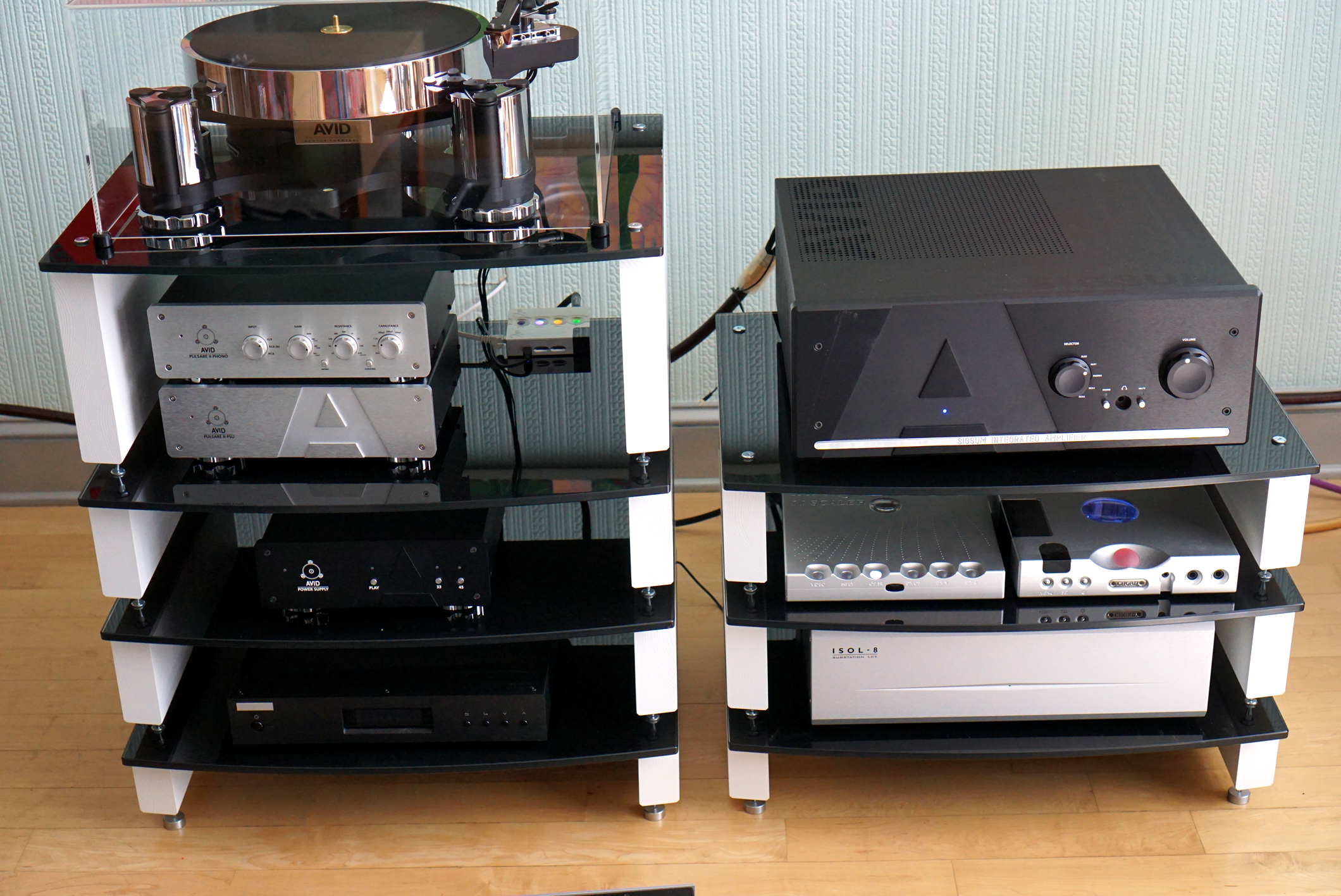 Milan Reference HiFi Furniture