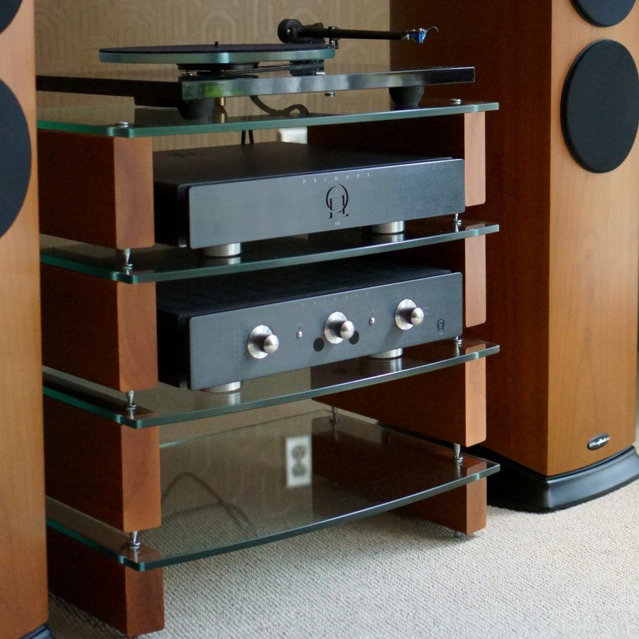 Milan Reference HiFi Furniture